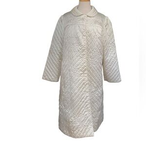 Vintage 80’s white floral quilted midi length robe size L